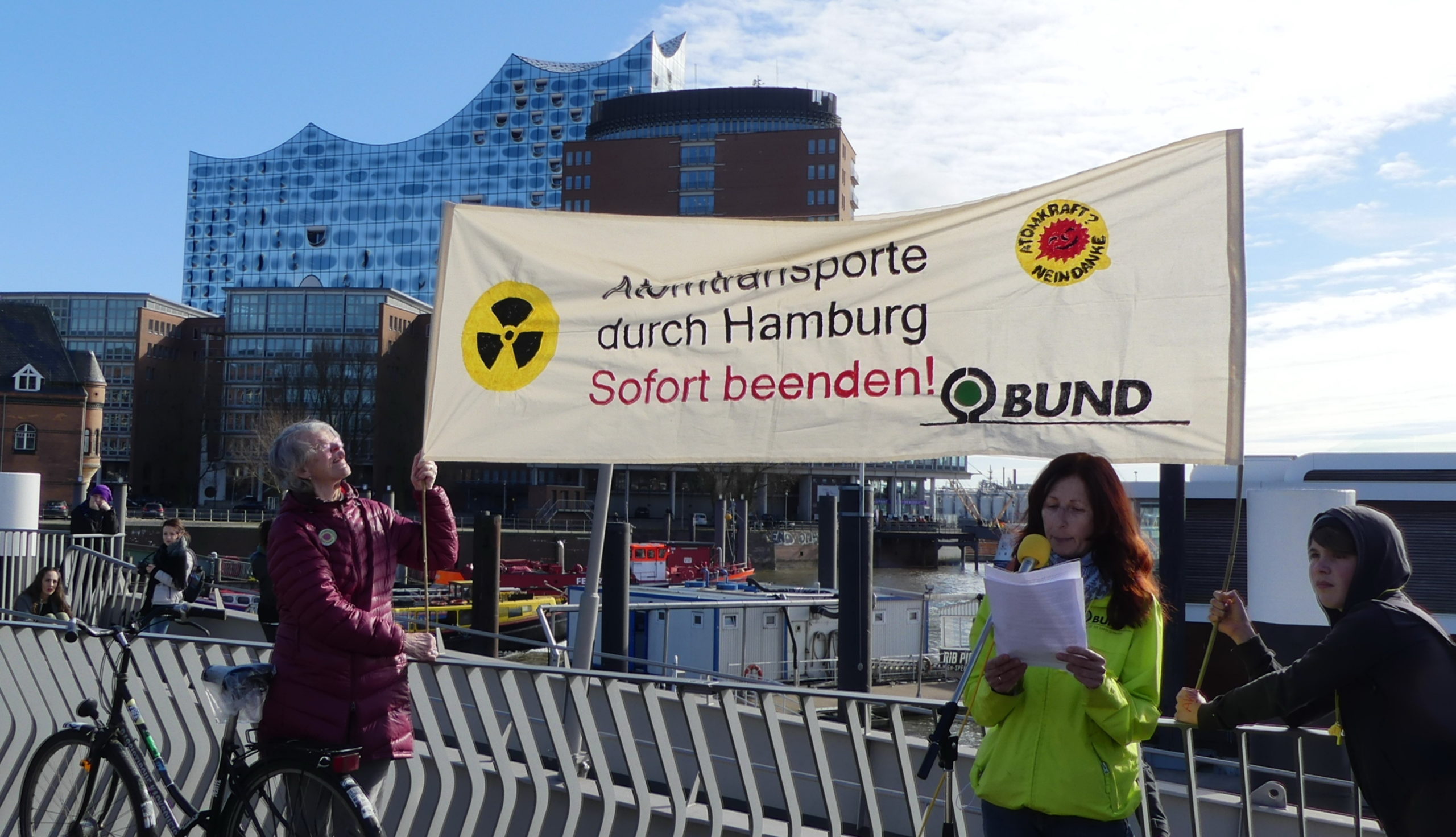 Atomdrehscheibe Hamburg: 32 mal radioaktive Uran-Transporte in knapp drei Monaten für den Betrieb von Atomkraftwerken